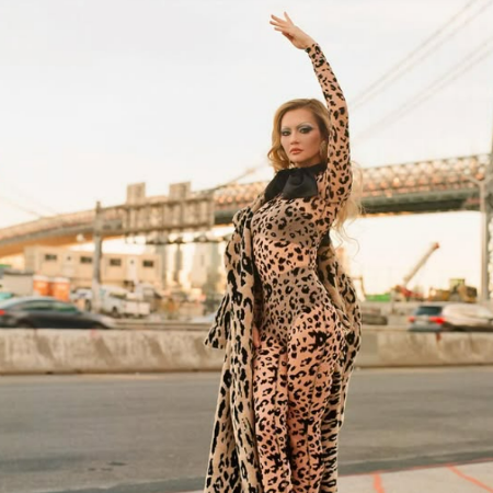 Anna Delvey has built a life of luxury based on fraud.